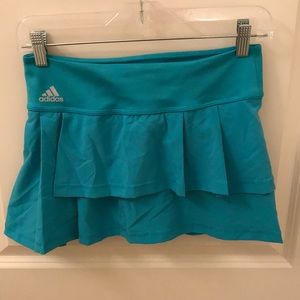 Adidas Climate teal skort. Size XS. Perfect condition!
